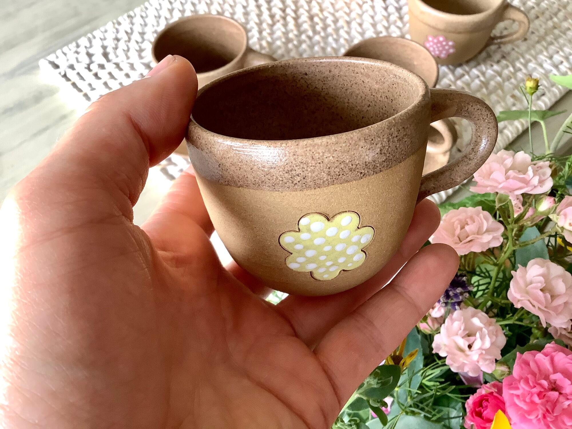 hrnek hrníček kafíčko květ puntík keramika keramikaandee