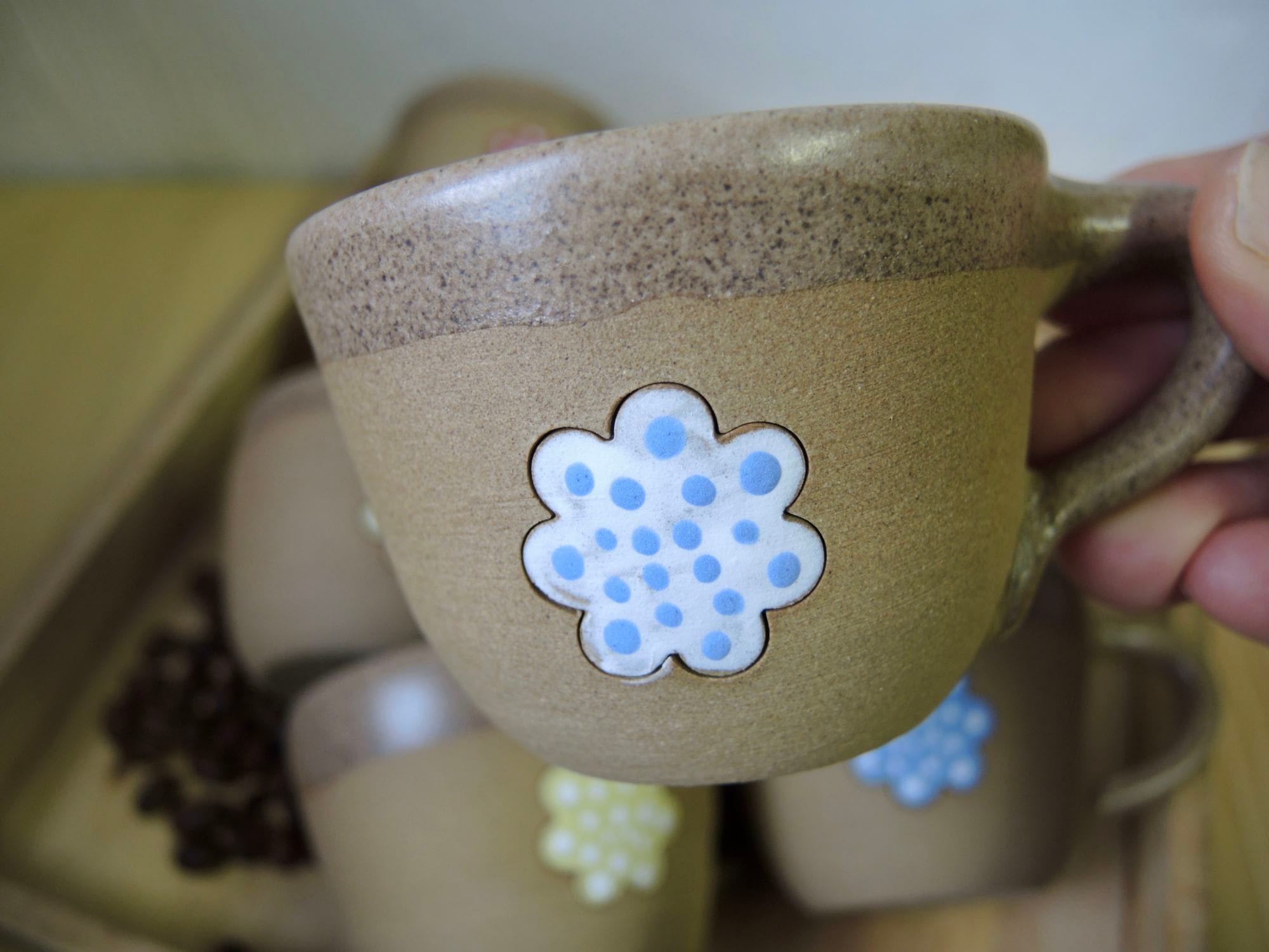 hrnek hrníček kafíčko srdíčka květ puntík keramika keramikaandee