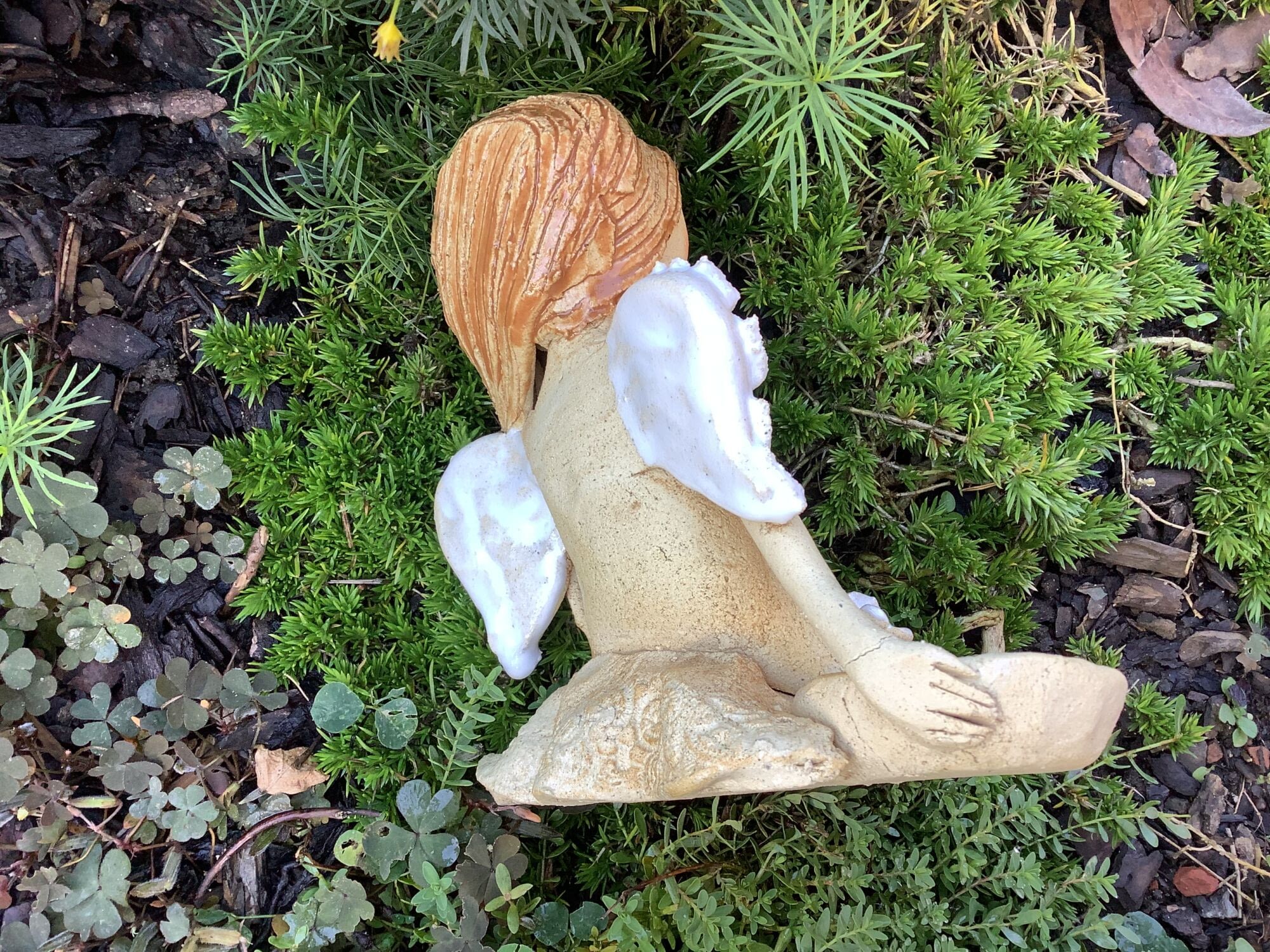 Anděl Andělka figura soška dekorace světlonoš svícen keramika květ křídla keramikaandee