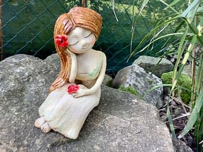 Vlčí mák víla dívka cop panenka něžná keramika dekorace keramikaandee