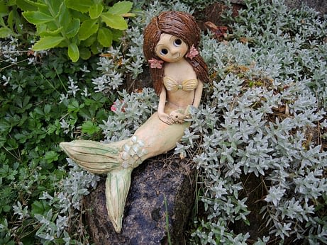 mořská víla panna rybka ocásek leknín lotos dívka kapřík zahrada dekorace keramika andee