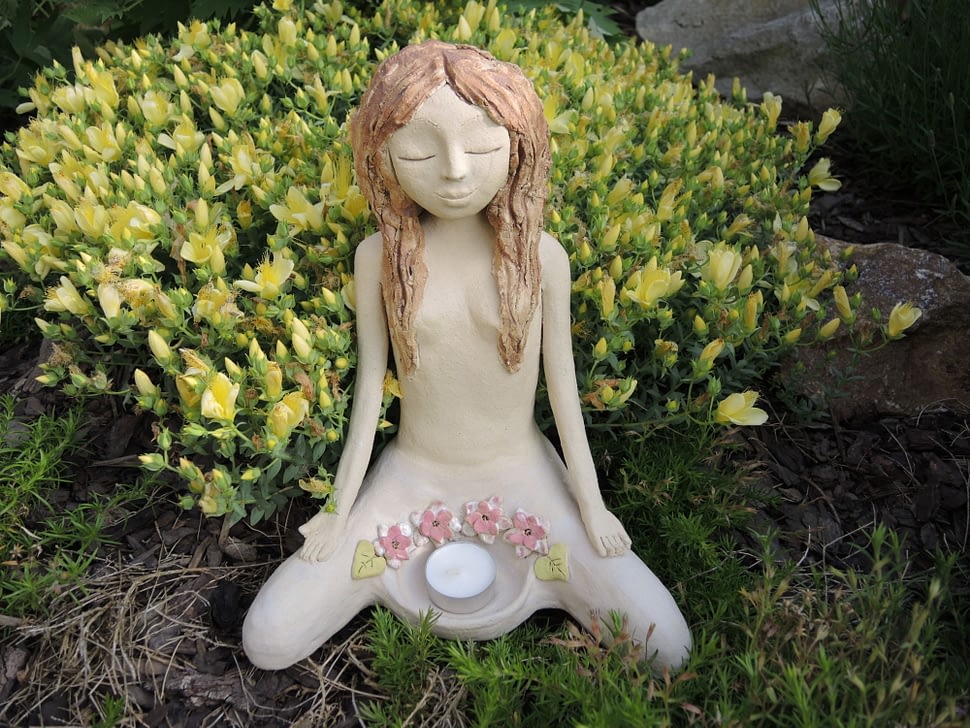 v tichu v srdci meditane víla žena keramika andee
