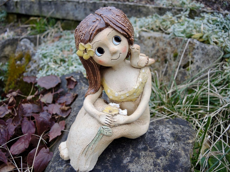 víla dívka panenka ptáček květina keramikaandee